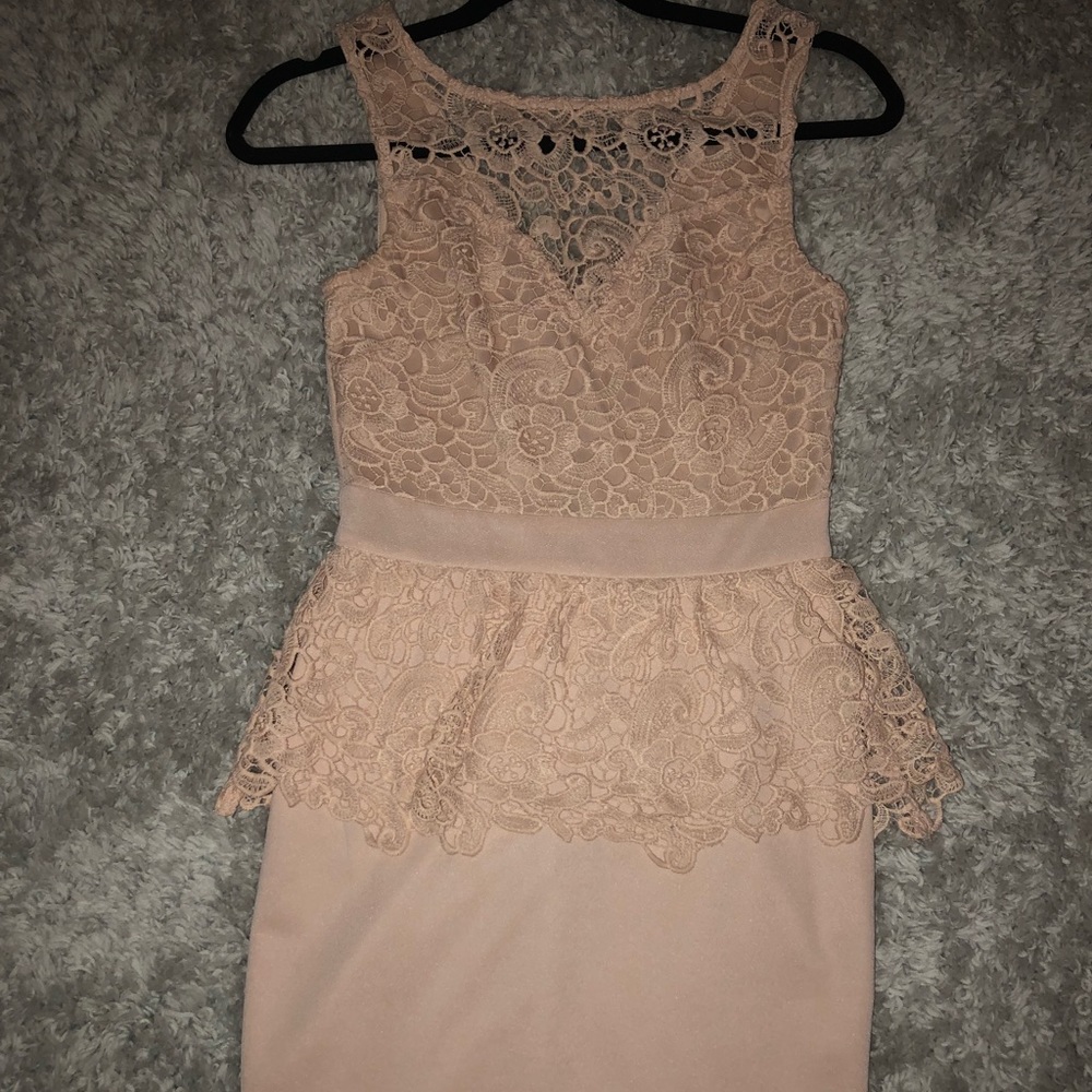 Women’s peplum bodycon dress